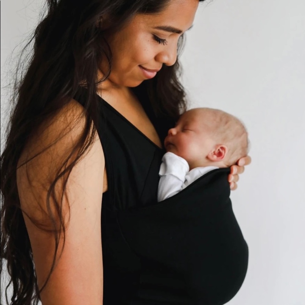 Soothe Shirt- Lalabu- baby wearing and nursing